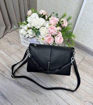 Женская сумка через плечо среднего размера сумочка удобная стильная черная экокожа