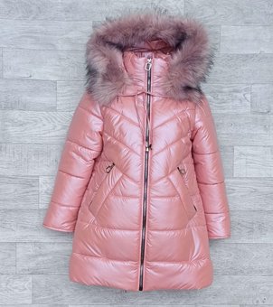 Длинное зимнее пальто на девочку с опушкой зимняя детская куртка персиковая 6-9 лет 134