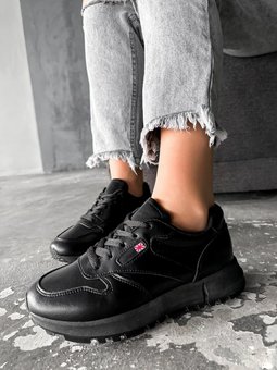 Женские кроссовки кожаные на шнуровке модные удобные черные натуральная кожа 38