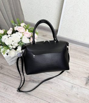 Женская сумка саквояж формат А4 вместительная модная черная кожзам
