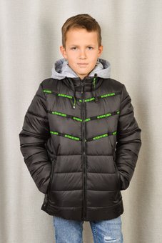 Демисезонная куртка для мальчика стеганая теплая черная с салатовым 5-14 лет 146-152