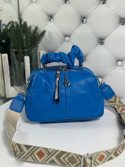 Женская сумка кроссбоди женственная сумочка на широком ремне синяя экокожа