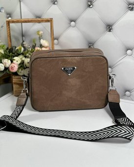 Женская каркасная сумка на широком ремне сумочка кроссбоди модная капучино экокожа