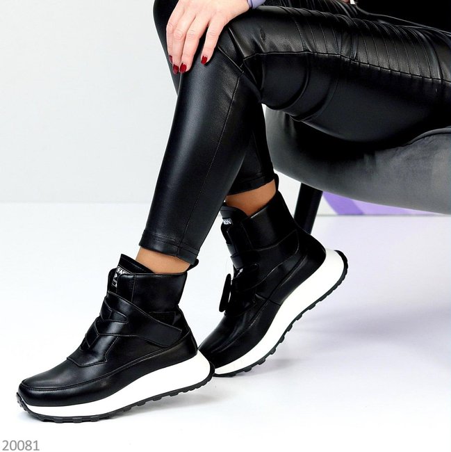 Женские демисезонные кожаные ботинки на липучках модные черные натуральная кожа