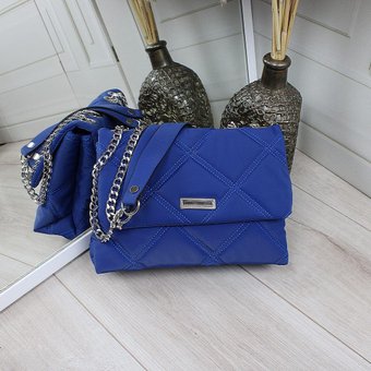 Женская стеганая сумка красивая небольшая с цепочками синяя нейлон