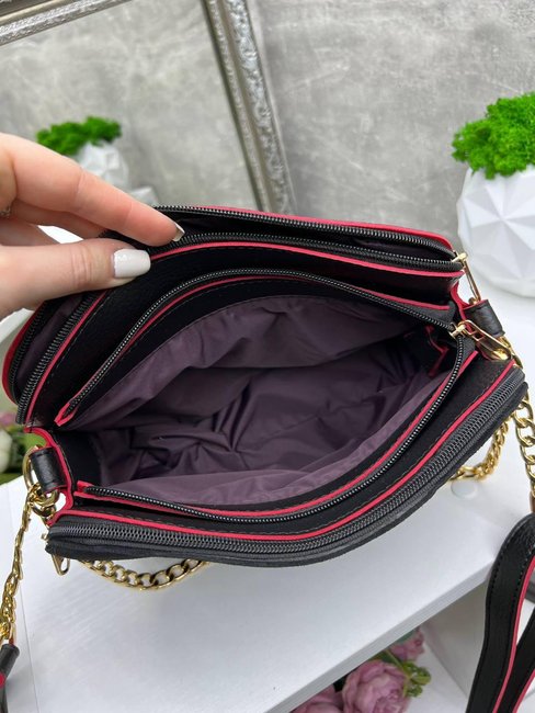 Жіноча сумочка з ланцюжком невелика сумка через плече чорна з червоним шкірзам