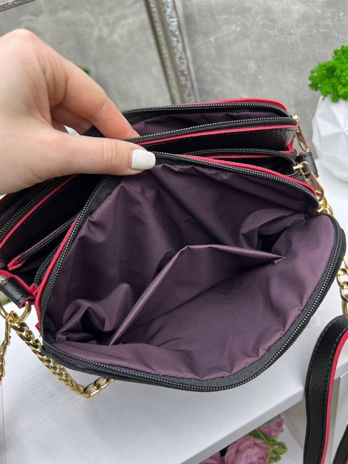 Жіноча сумочка з ланцюжком невелика сумка через плече чорна з червоним шкірзам