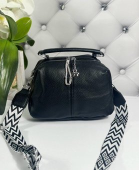 Женская сумка кроссбоди женственная сумочка на широком ремне черная экокожа