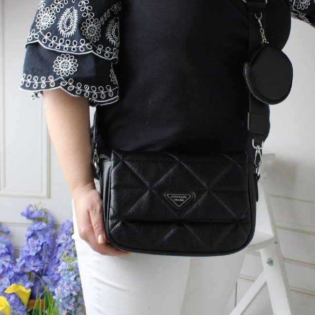 Женская сумка клатч красивая сумочка на широком ремне черная экокожа