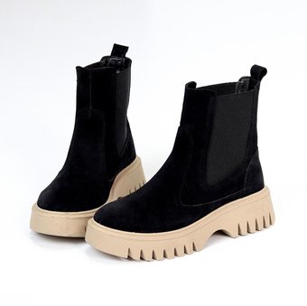 Женские демисезонные замшевые ботинки челси черные на светлой подошве натуральная замша 38