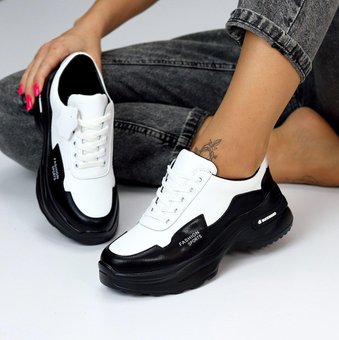 Женские кроссовки кожаные модные удобные черно-белые натуральная кожа 40