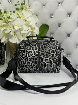 Женская сумка чемоданчик с двумя ремнями сумочка леопардовая кожзам
