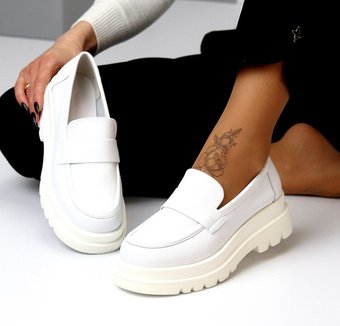Женские туфли лоферы кожаные стильные классические белые натуральная кожа 40